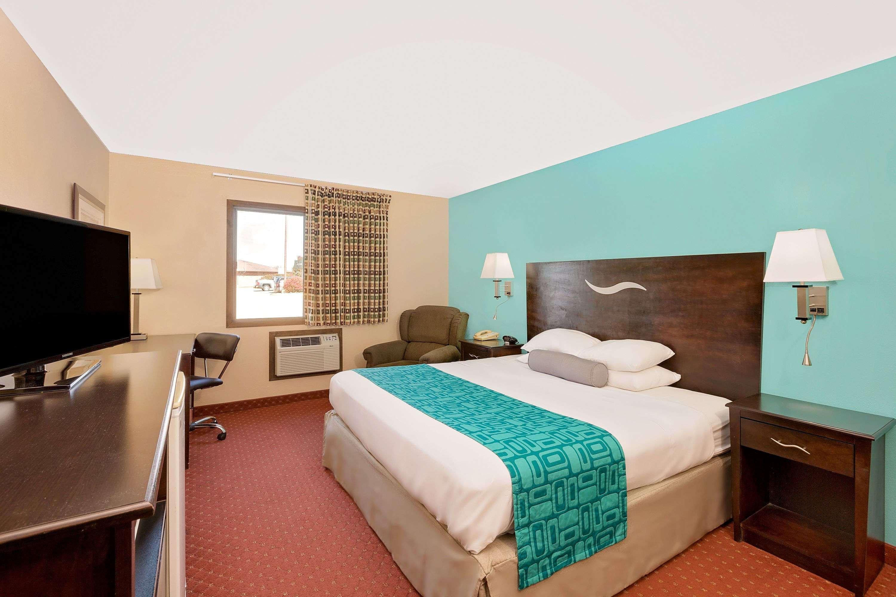 Howard Johnson By Wyndham Waterloo/Cedar Falls Dış mekan fotoğraf
