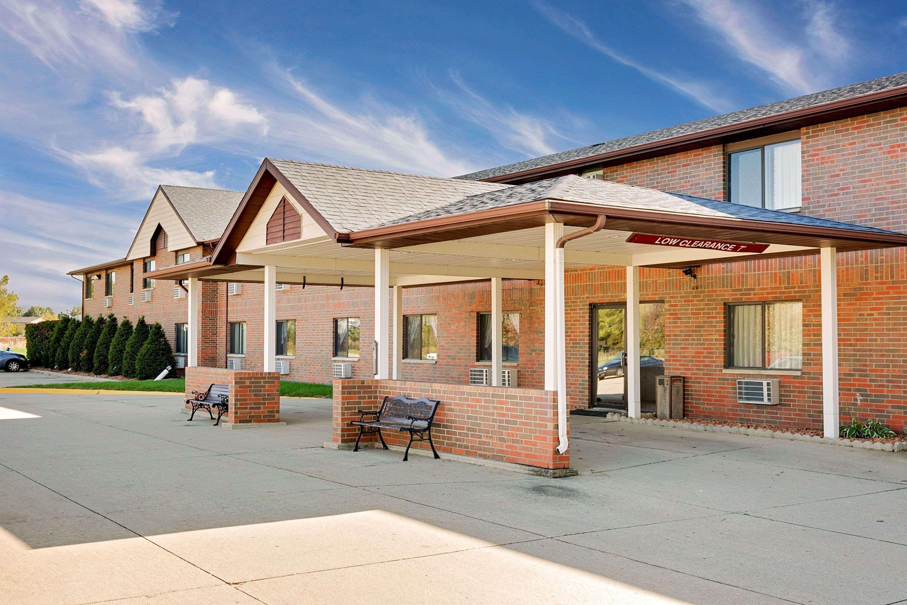 Howard Johnson By Wyndham Waterloo/Cedar Falls Dış mekan fotoğraf