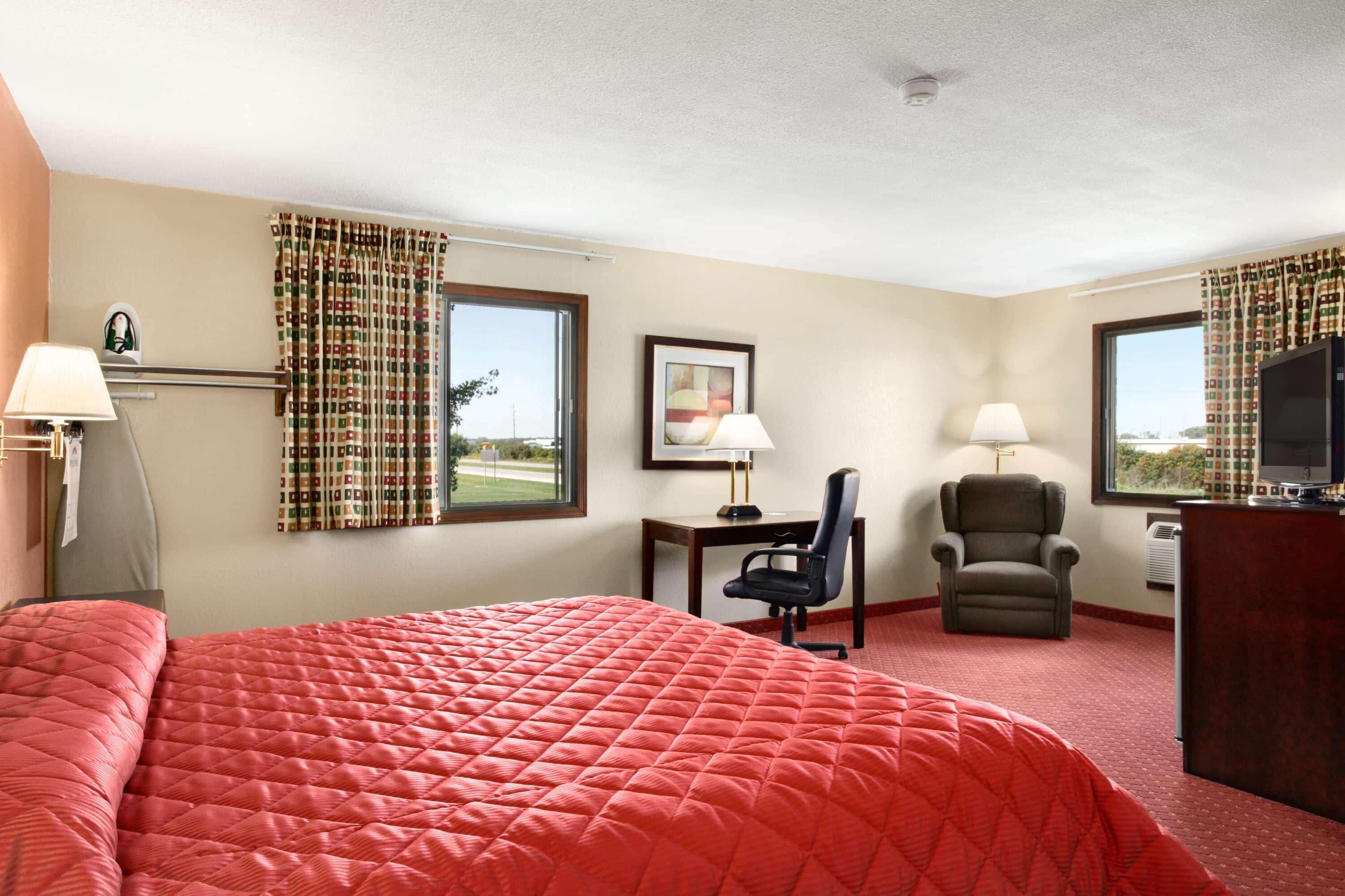 Howard Johnson By Wyndham Waterloo/Cedar Falls Dış mekan fotoğraf